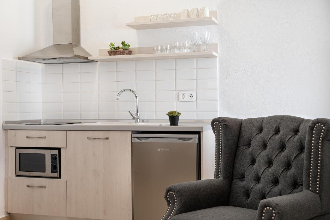 Komitsa Luxury Apartments Néa Róda Kültér fotó