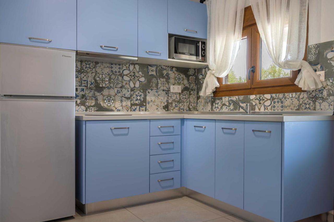 Komitsa Luxury Apartments Néa Róda Kültér fotó