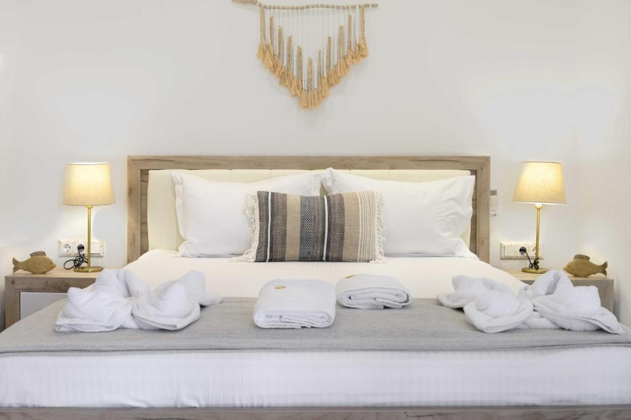 Komitsa Luxury Apartments Néa Róda Kültér fotó