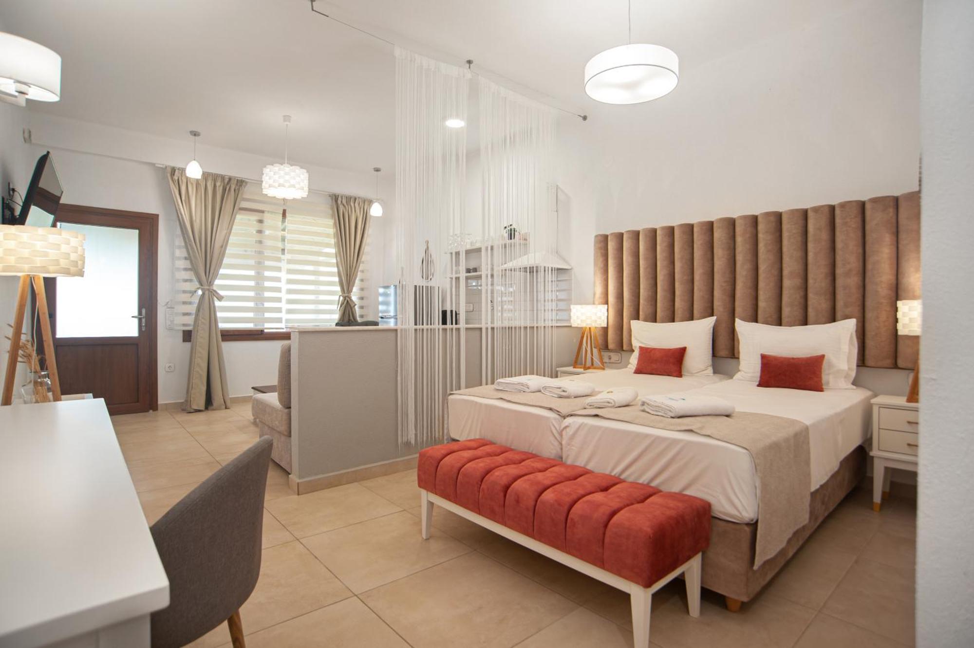 Komitsa Luxury Apartments Néa Róda Kültér fotó