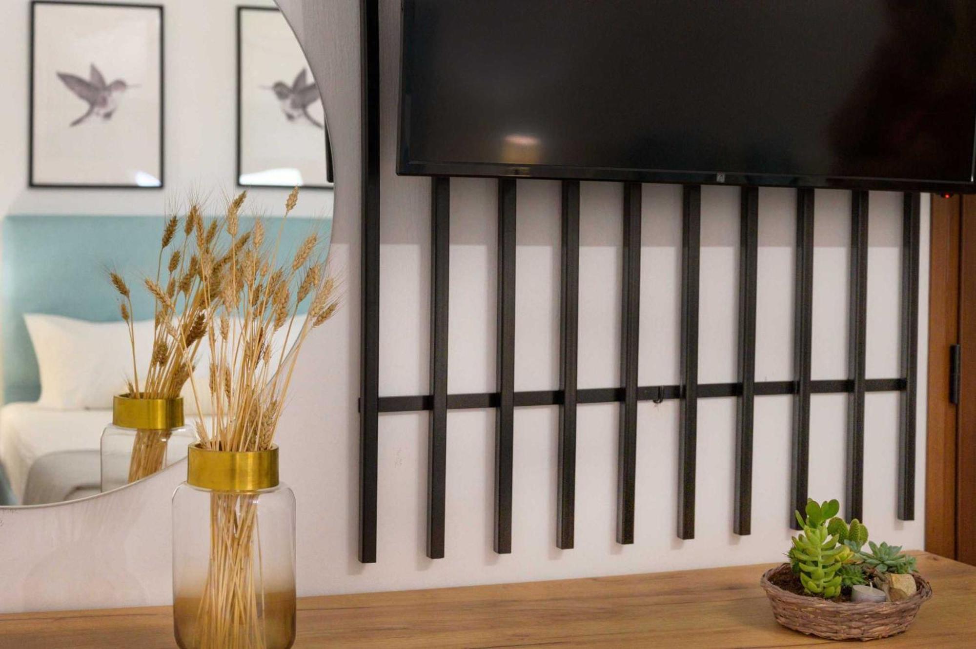 Komitsa Luxury Apartments Néa Róda Szoba fotó